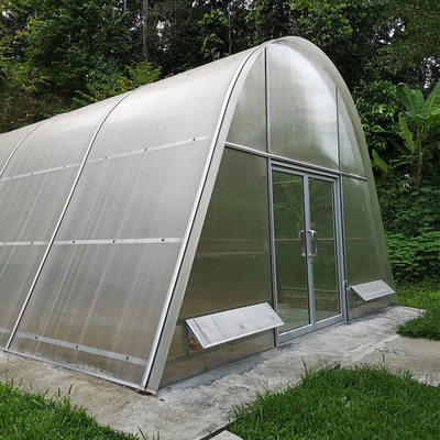 Gemakkelijk te monteren warm gegalvaniseerd stalen frame polycarbonaat zonneverfder kas met op maat gemaakte span en optionele binnen